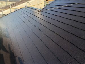 市川市 屋根塗装 上塗り完了後の美しい仕上がり