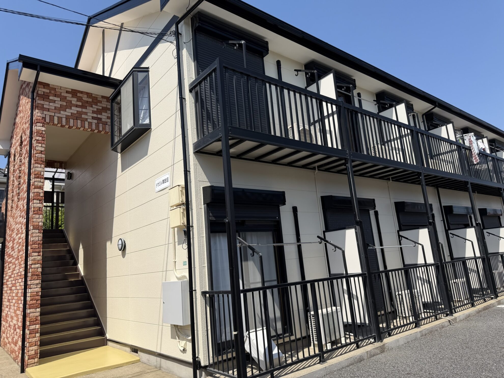船橋市アパート外壁塗装完了後の外観